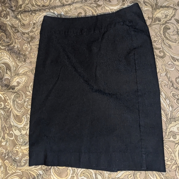 George Mini Skirt Back Pockets 🖤 - Picture 2 of 4